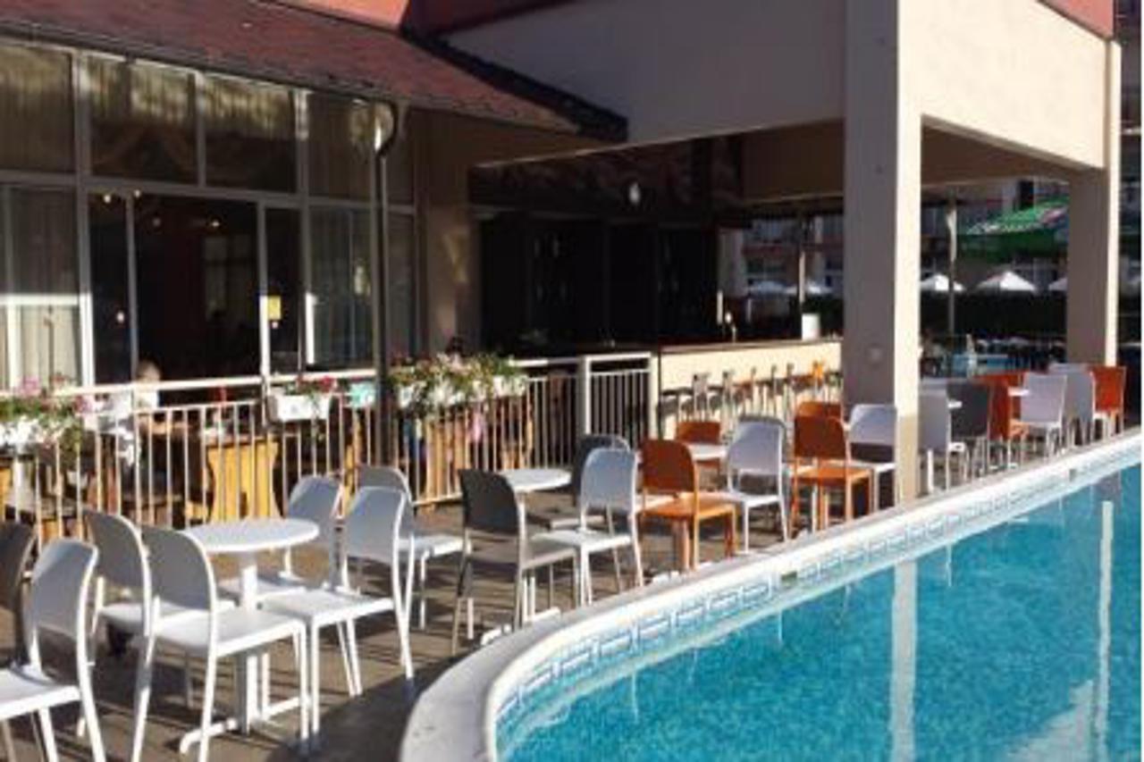 סאני ביץ' Mpm Astoria Hotel מראה חיצוני תמונה